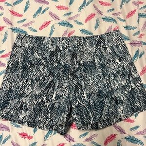 🌸Calvin Klein Women's Black and White Patterned Shorts